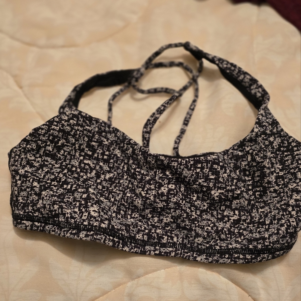 Gray Pattern Lululemon Sports bra Size 6